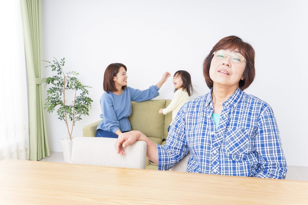子どもに優しくなれない高齢者たち