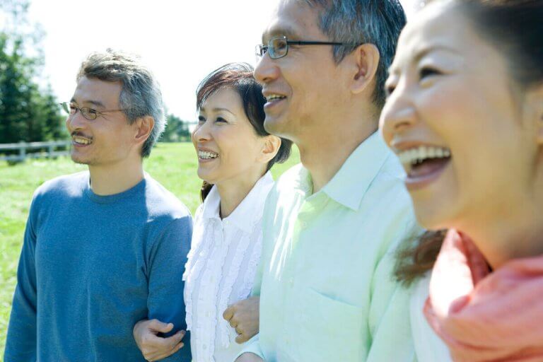 4人の50代男女