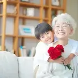 「孫への消費」に潜む購買心理—シニアを動かす「愛情型消費」の正体