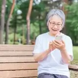 シニアがSNSを使うメリットとは？シニアにおすすめのSNSも紹介！