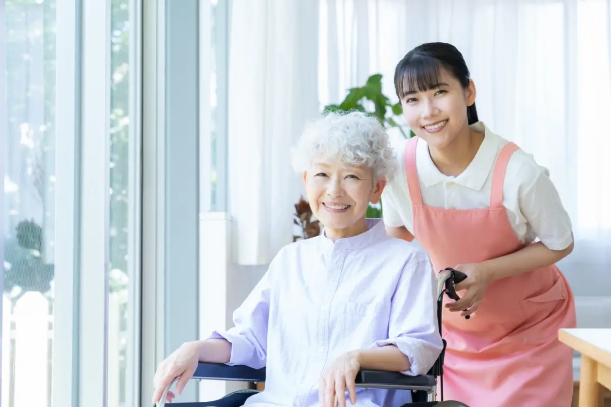 認知症と向き合う家族への支援：シニア向けサービスと情報発信のポイント